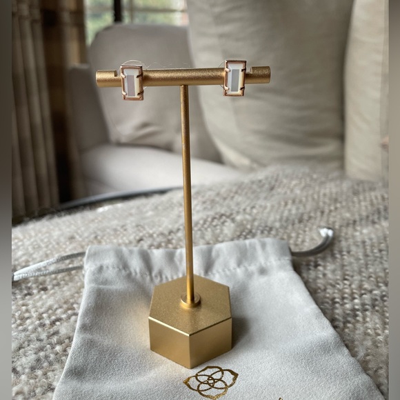 Kendra Scott Paola Stud Earrings - Picture 4 of 5